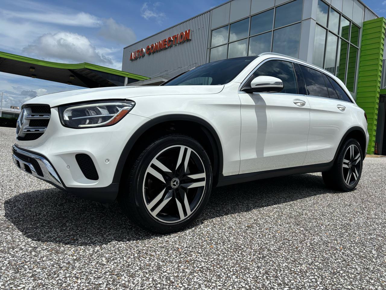 Used 2021 Mercedes-Benz GLC 300 w/ Premium Package image 2