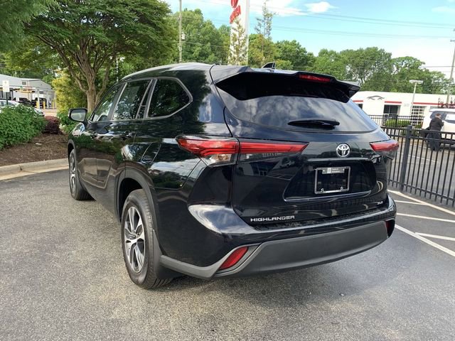 Used 2023 Toyota Highlander XLE image 6