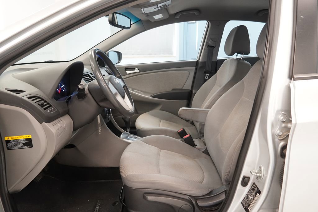 Used 2013 Hyundai Accent GLS image 5