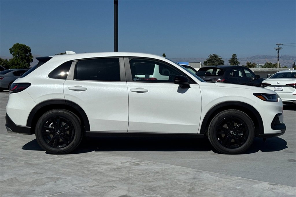 New 2026 Honda HR-V Sport image 3