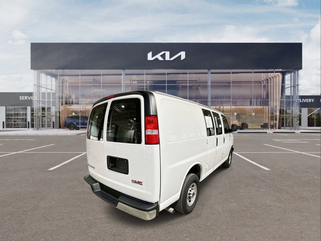 Used 2024 GMC Savana 2500 w/ Driver Convenience Package image 8