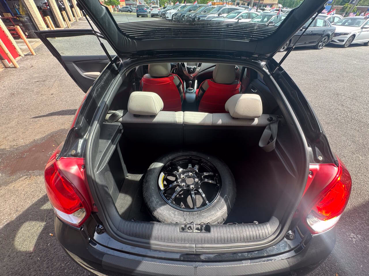 Used 2013 Hyundai Veloster w/ Style Pkg FWD image 34