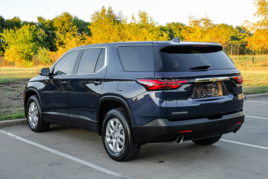 Used 2023 Chevrolet Traverse LS w/ Safety Package FWD image 15