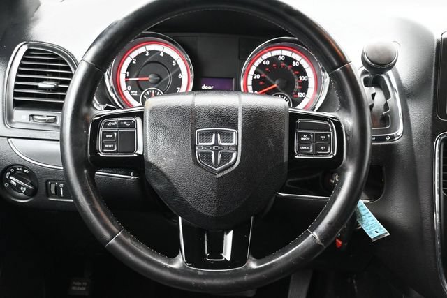 Used 2016 Dodge Grand Caravan SXT FWD image 26