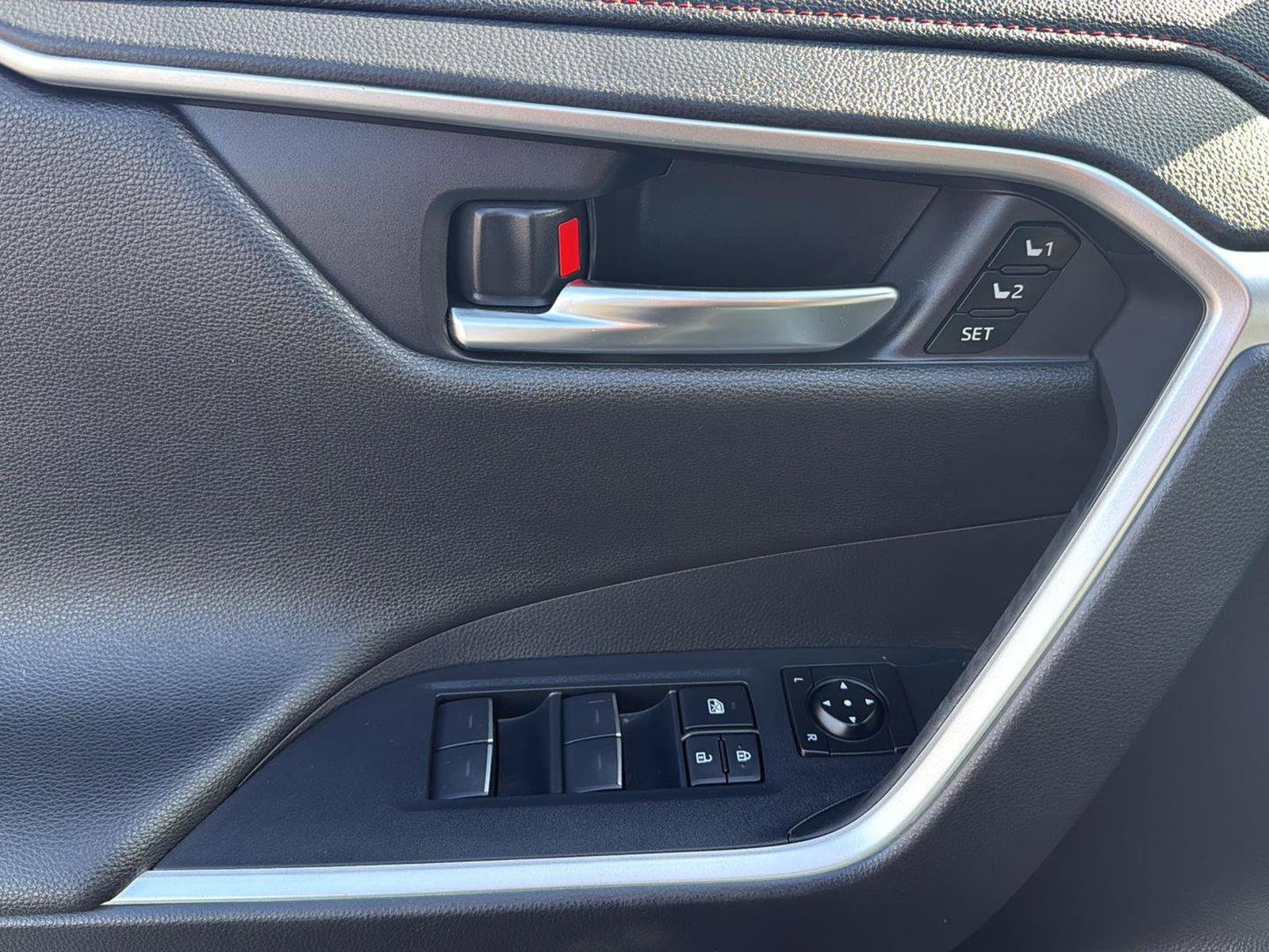 Used 2022 Toyota RAV4 XSE w/ Premium Package image 27