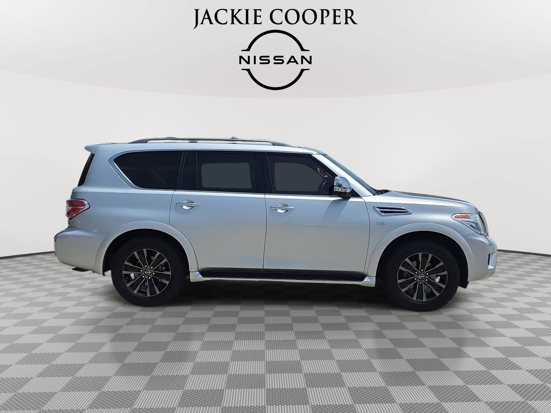 Used 2019 Nissan Armada Platinum w/ Captain's Chairs Package AWD/4WD image 4