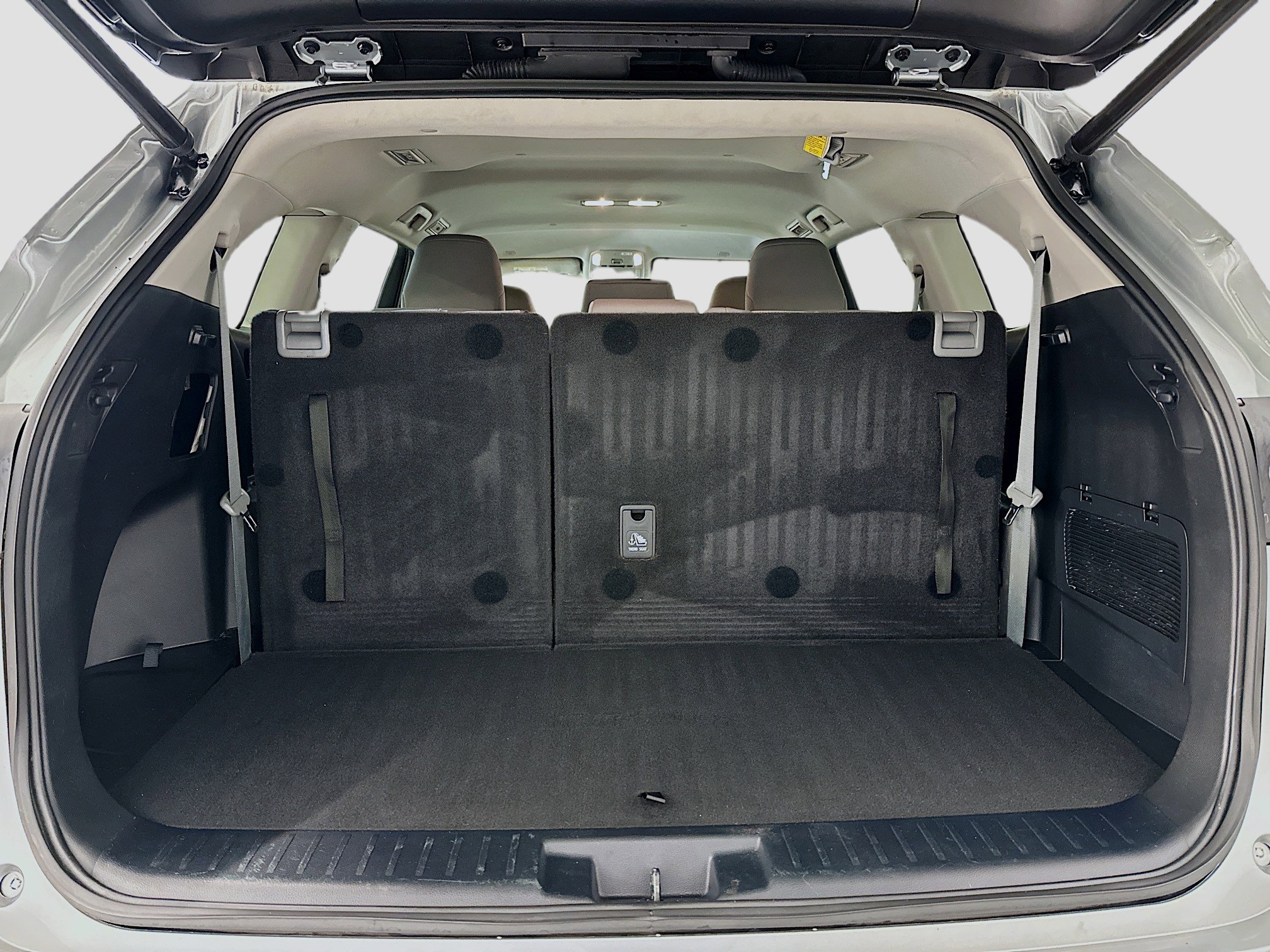 Used 2023 Toyota Highlander LE image 31