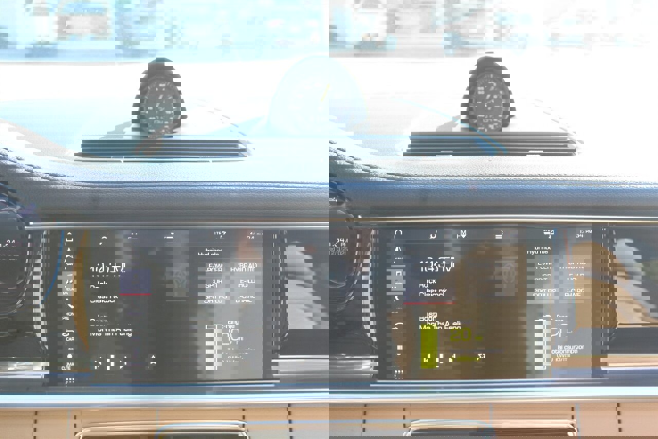 Used 2018 Porsche Panamera 4 image 7