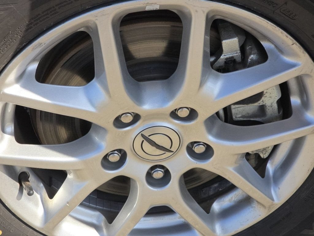 Used 2024 Chrysler Pacifica Touring-L FWD image 11