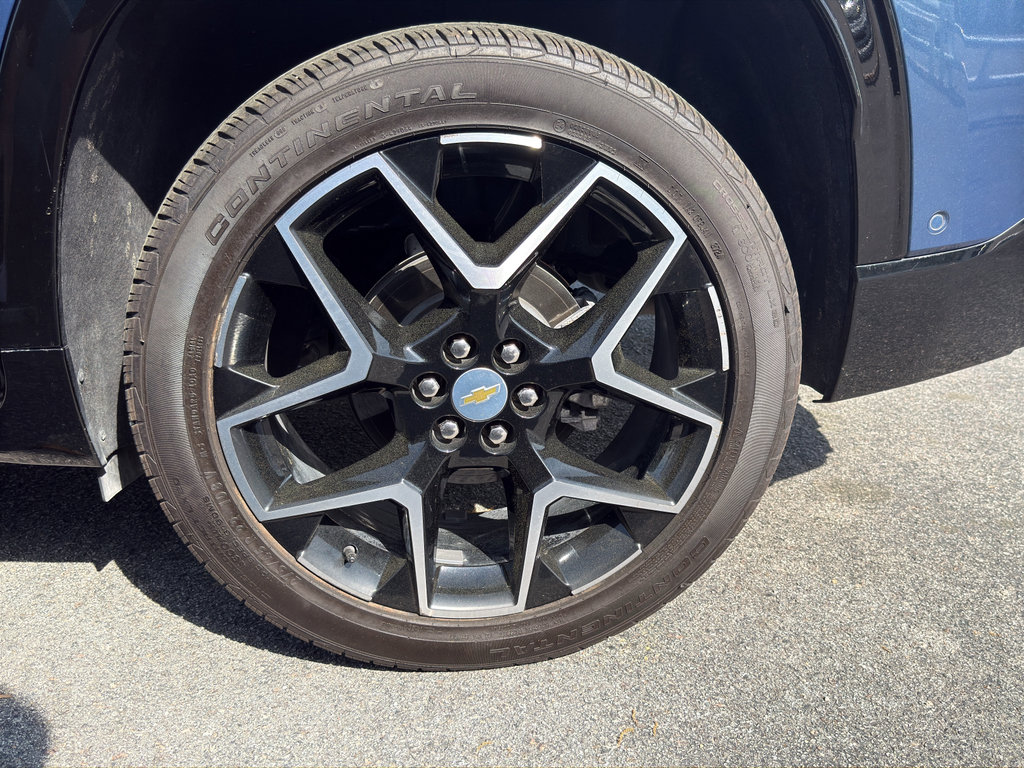 Used 2025 Chevrolet Traverse High Country image 36