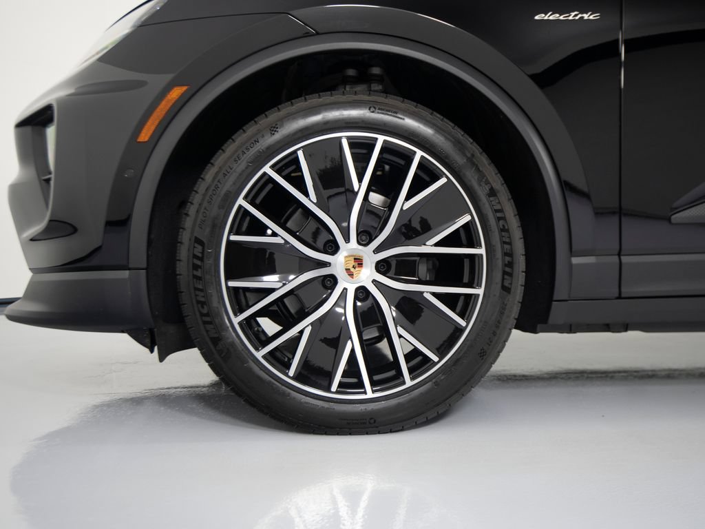 New 2026 Porsche Macan 4 Electric AWD/4WD image 15
