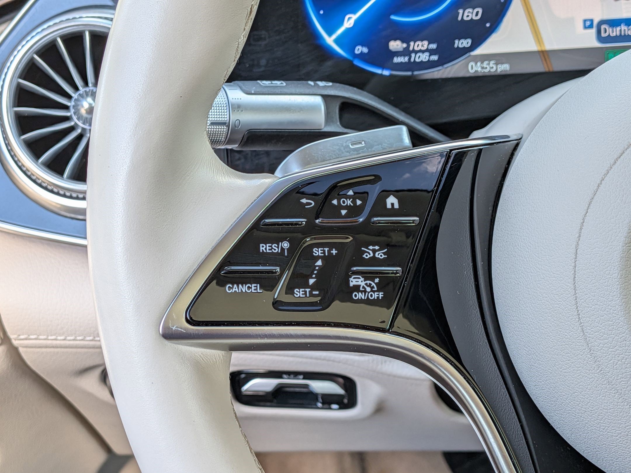 Used 2022 Mercedes-Benz EQS 580 4MATIC Sedan image 15