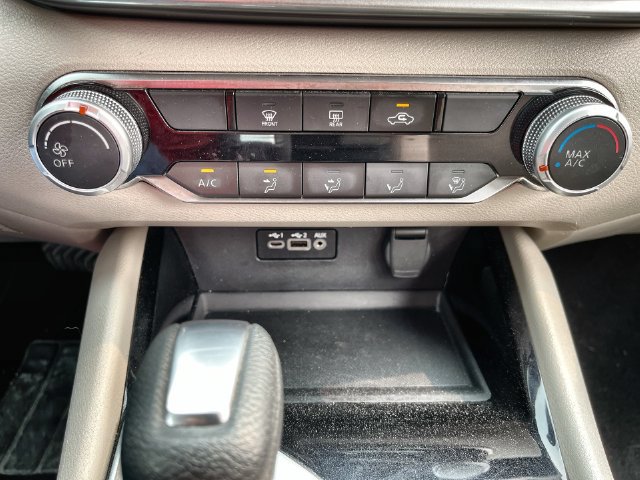Used 2024 Nissan Altima 2.5 SV FWD image 24