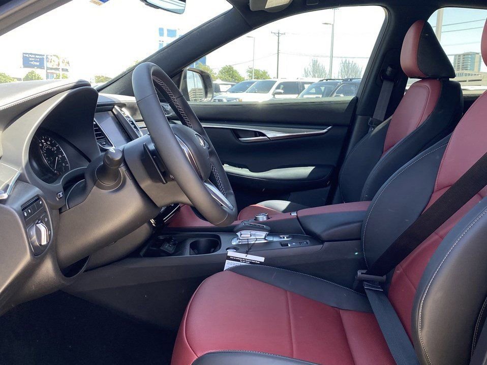 New 2025 INFINITI QX50 Sport image 24