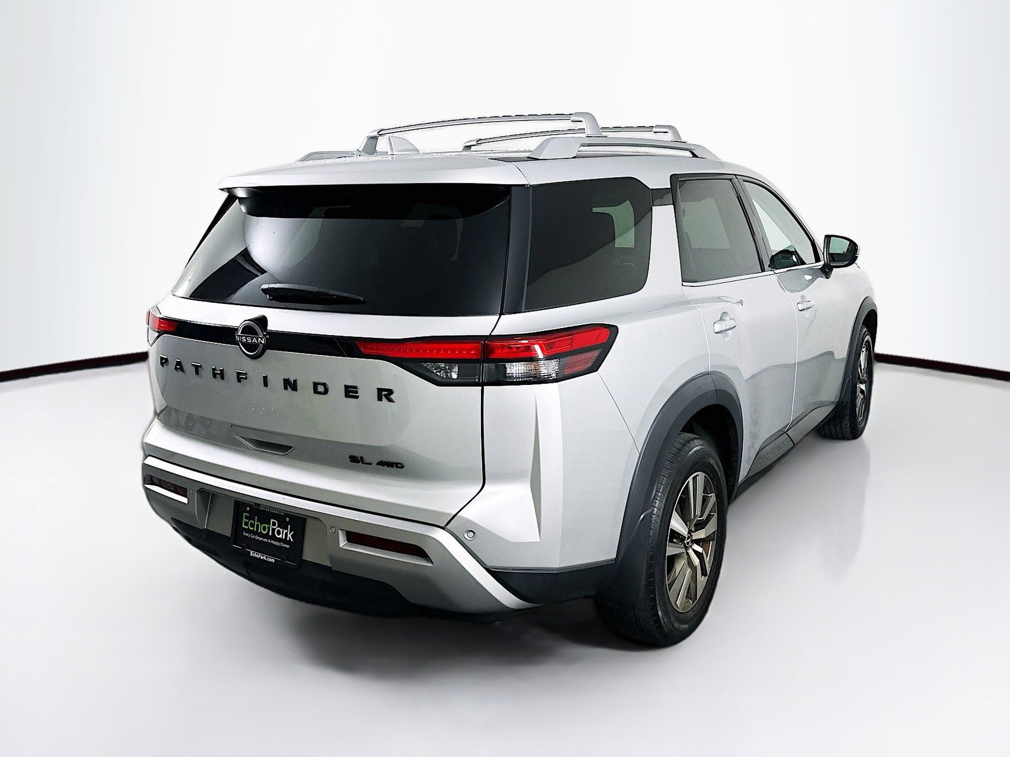 Used 2023 Nissan Pathfinder SL w/ Black Appearance Package image 9