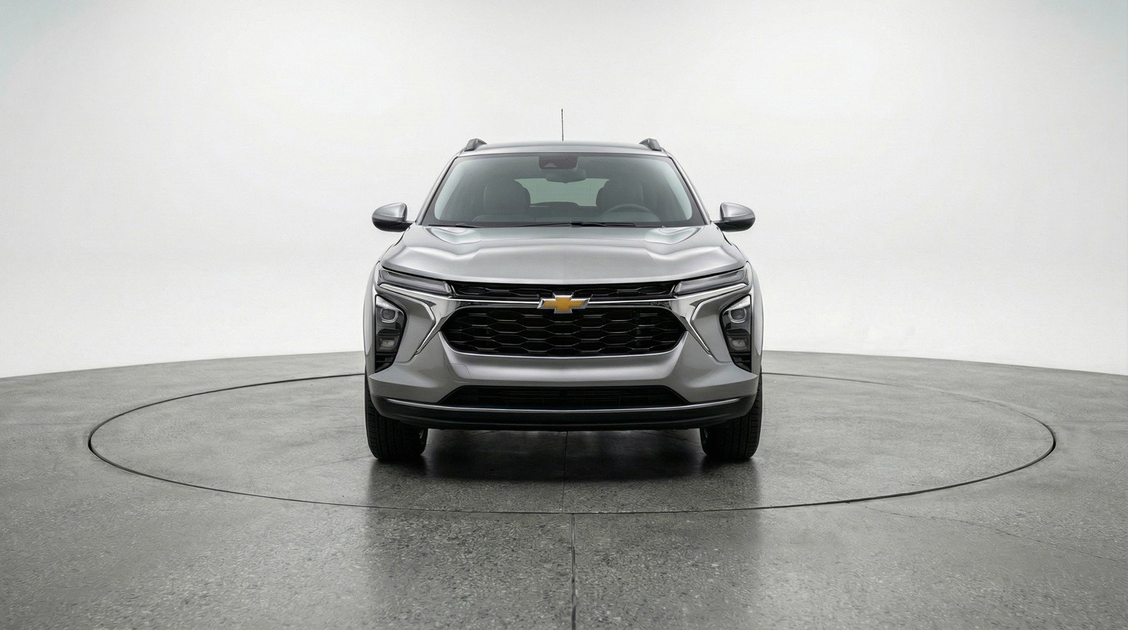 Used 2025 Chevrolet Trax LT FWD image 2