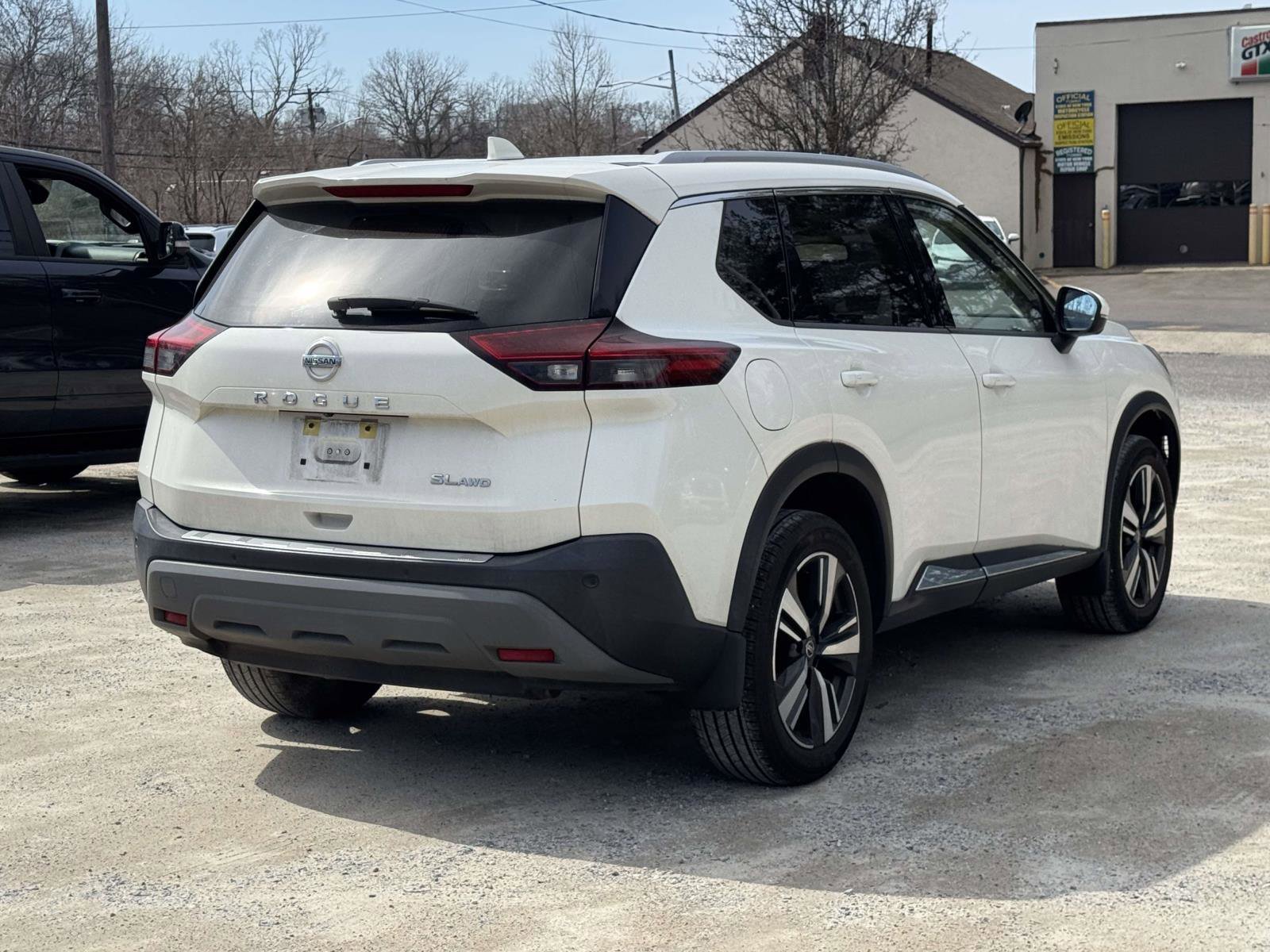 Used 2021 Nissan Rogue SL image 4