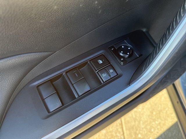 Used 2019 Toyota RAV4 LE image 10