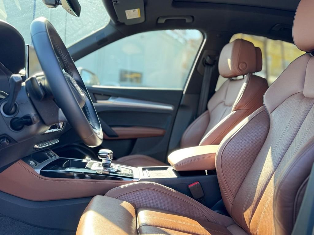 Used 2023 Audi Q5 2.0T Prestige w/ Prestige Package image 14