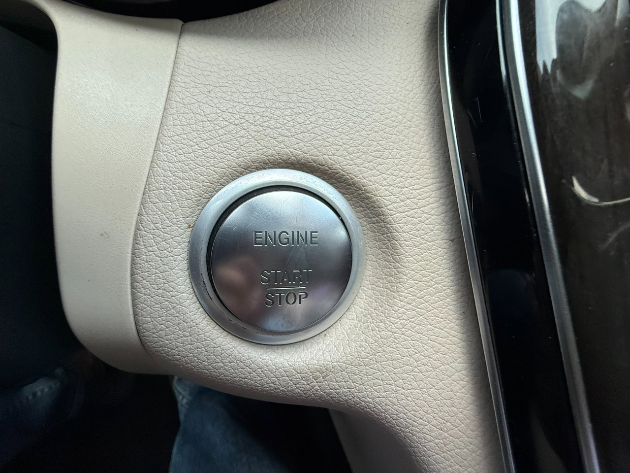 Used 2017 Mercedes-Benz C 300 Sedan image 19