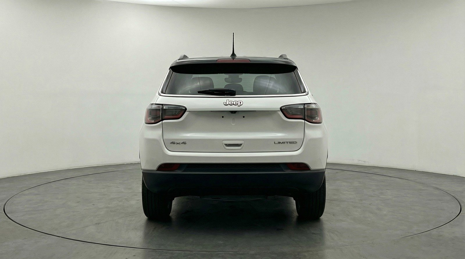 Used 2025 Jeep Compass Limited image 7