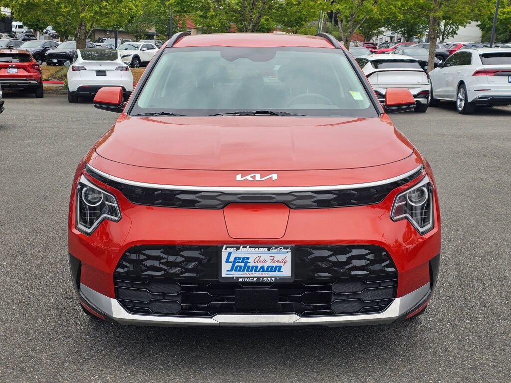 Certified 2023 Kia Niro Wind w/ Wind Preserve Package FWD image 2