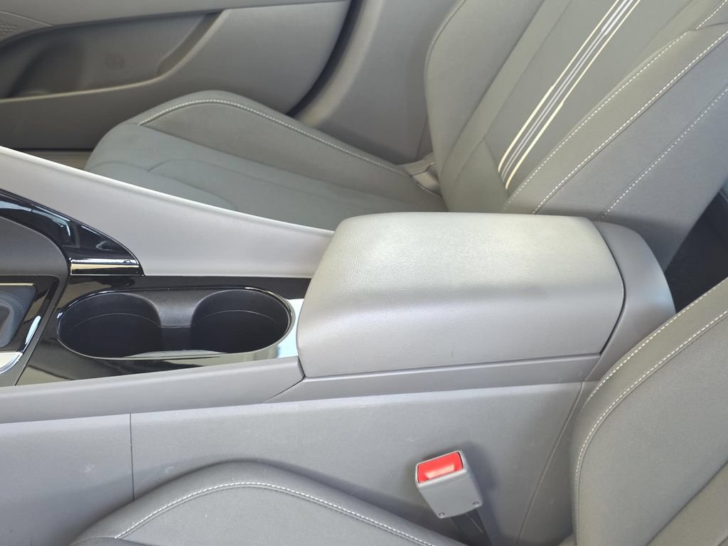 Used 2023 Hyundai Elantra SEL w/ Convenience Package FWD image 8