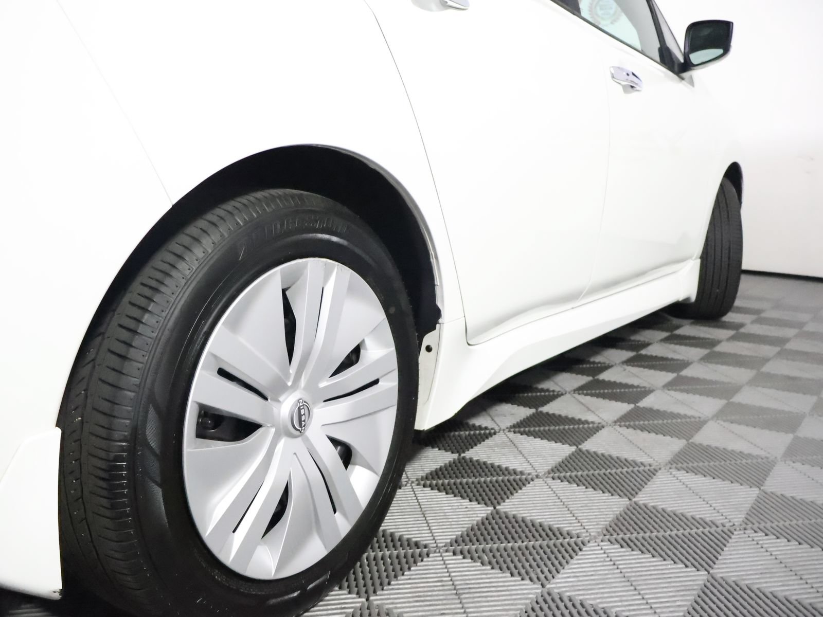 Used 2025 Nissan Leaf S FWD image 12