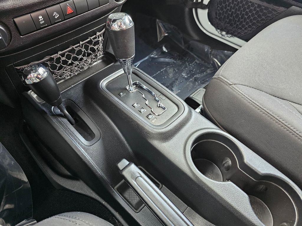 Used 2018 Jeep Wrangler Sport image 31