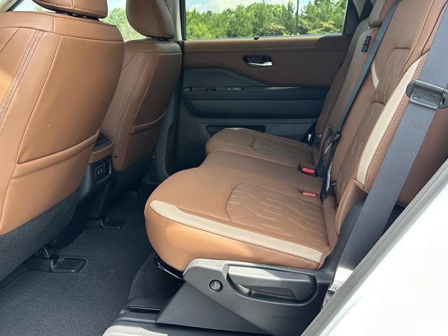 New 2026 Nissan Pathfinder Platinum AWD/4WD image 17