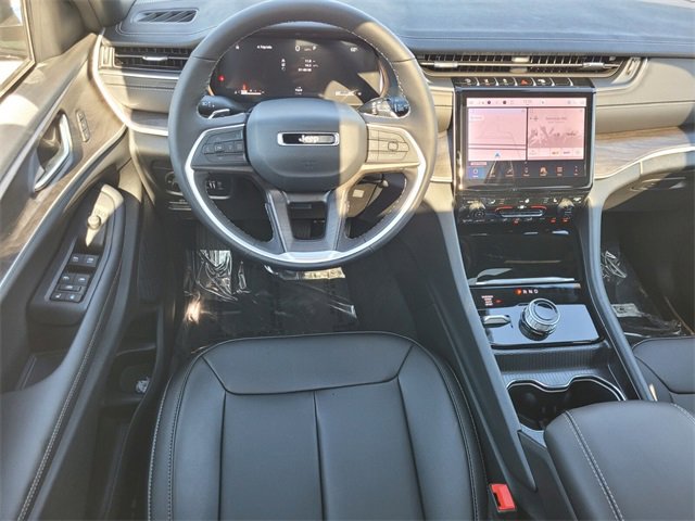 New 2025 Jeep Grand Cherokee Limited w/ Trailer Tow Package image 8