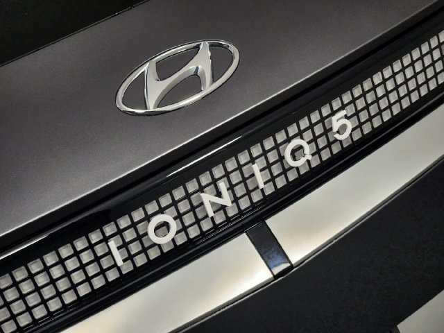 Certified 2024 Hyundai Ioniq 5 Limited AWD/4WD image 9