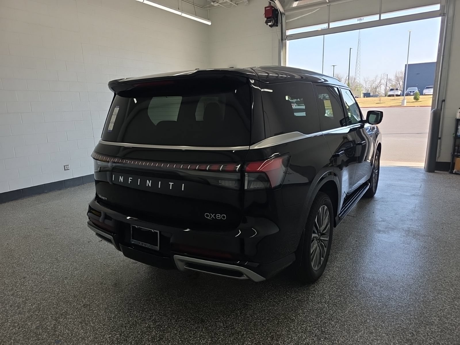 New 2026 INFINITI QX80 Luxe w/ Cargo Package RWD image 5