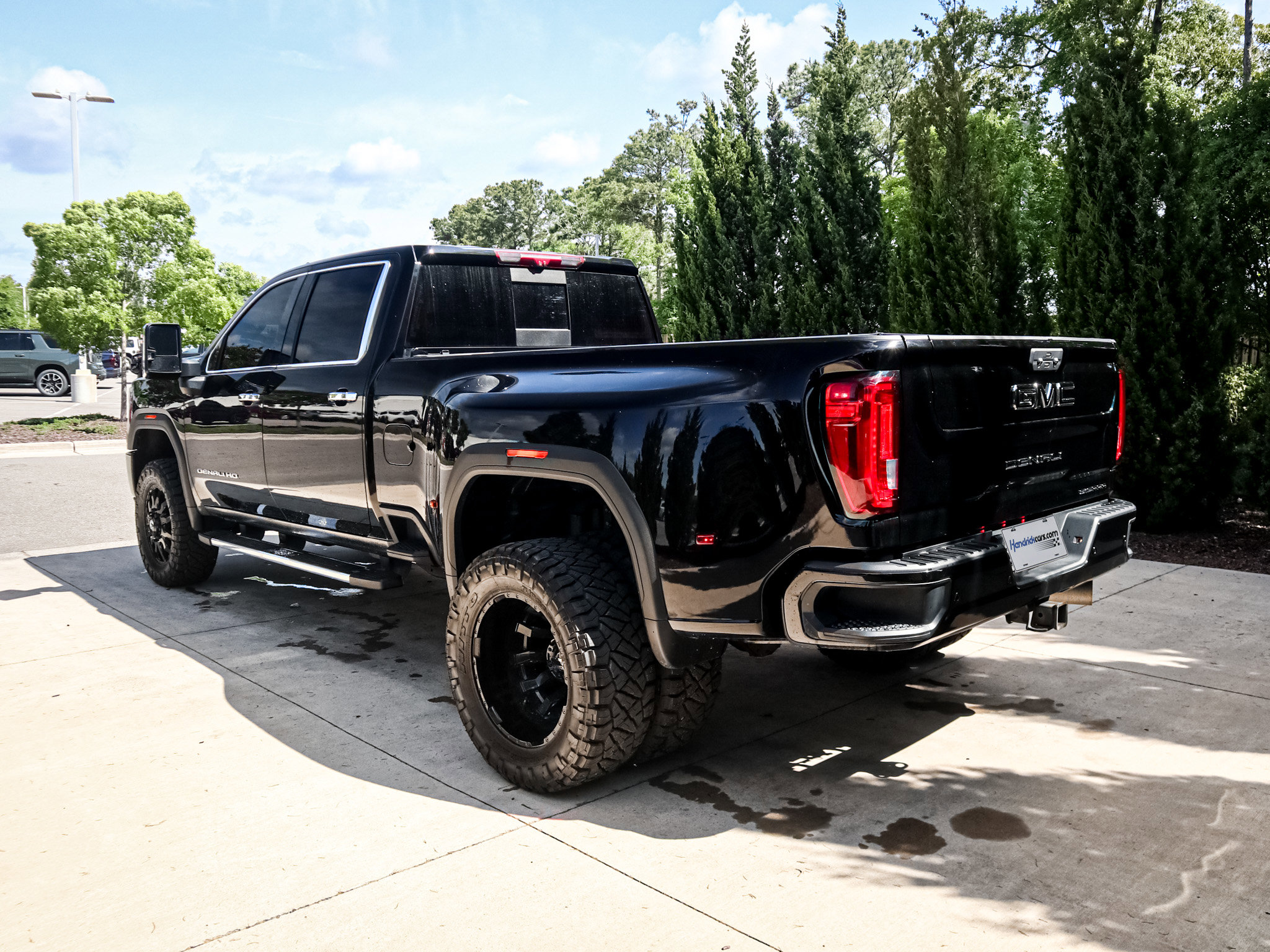 Used 2020 GMC Sierra 3500 Denali w/ Denali Ultimate Package AWD/4WD image 9