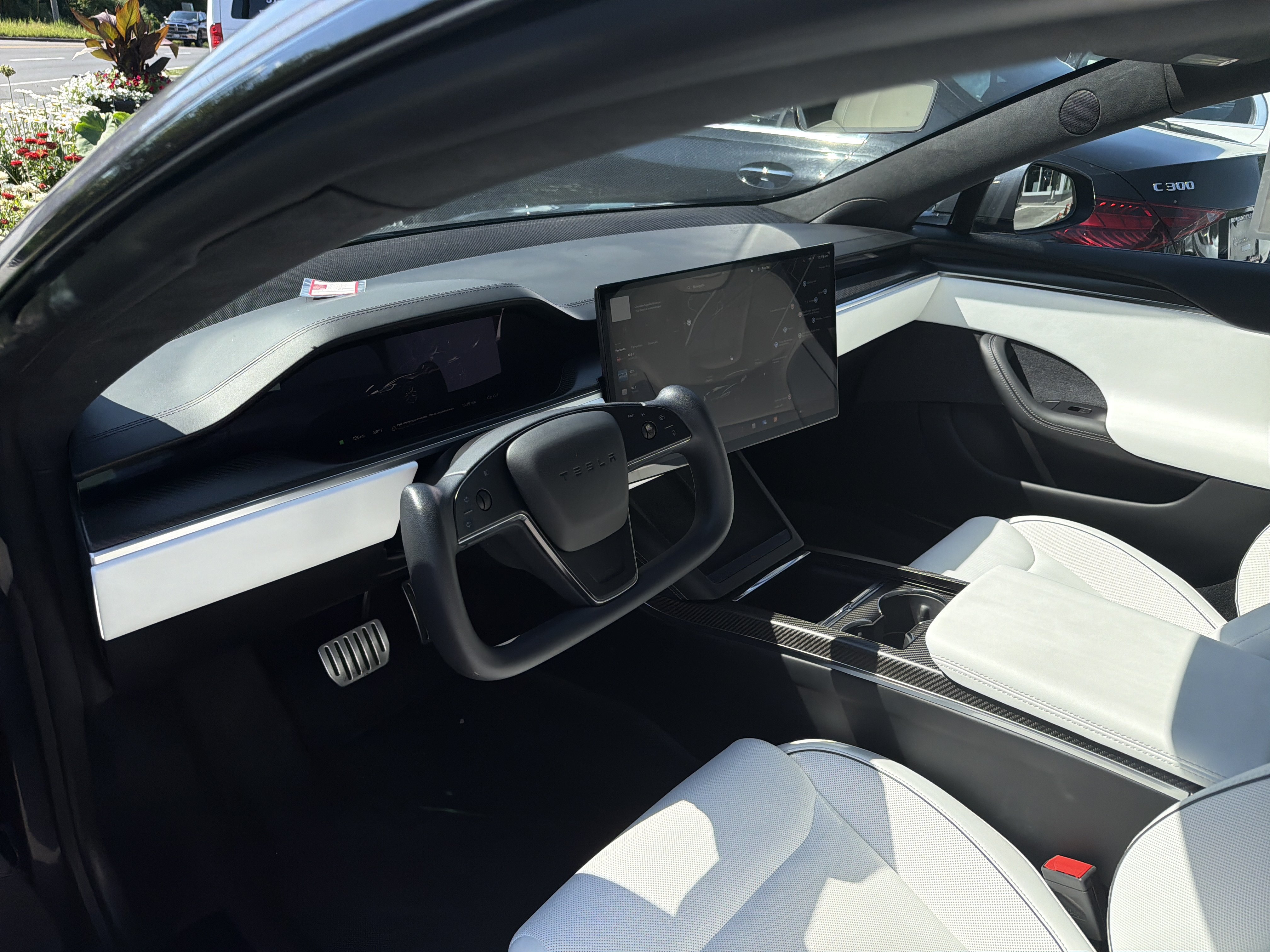 Used 2023 Tesla Model S Plaid AWD/4WD image 8