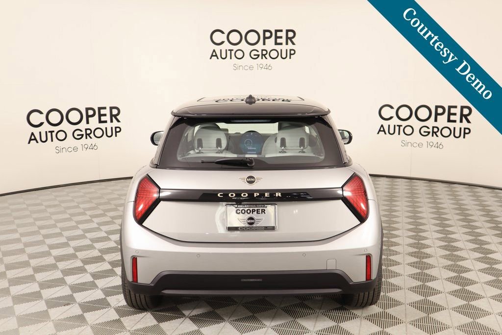 New 2025 MINI Cooper 2-Door Hardtop FWD image 21