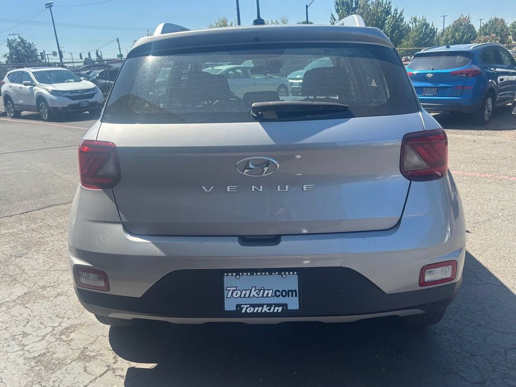 Used 2025 Hyundai Venue SEL FWD image 7