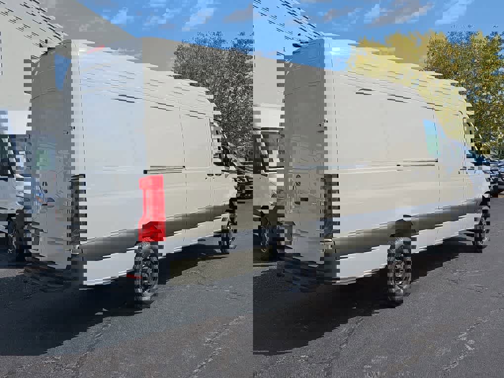 New 2026 Mercedes-Benz Sprinter 2500 video 2