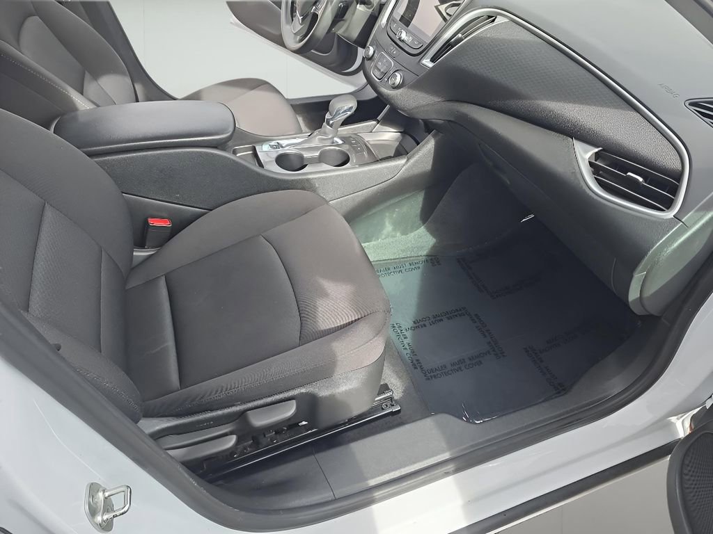 Used 2024 Chevrolet Malibu LS FWD image 33