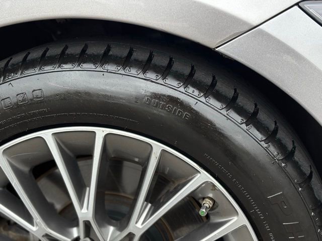 Used 2021 Genesis G80 2.5T image 13