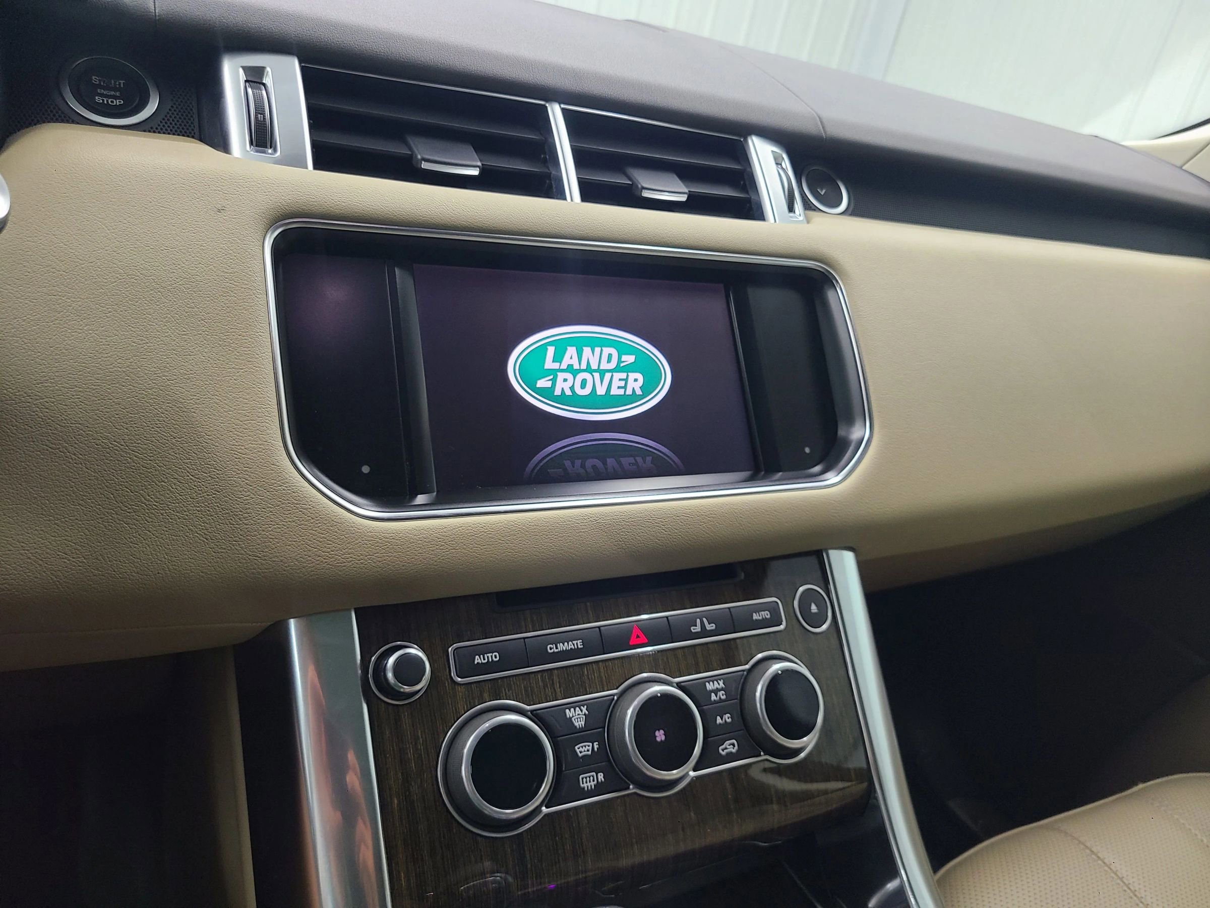 Used 2016 Land Rover Range Rover Sport Supercharged image 25