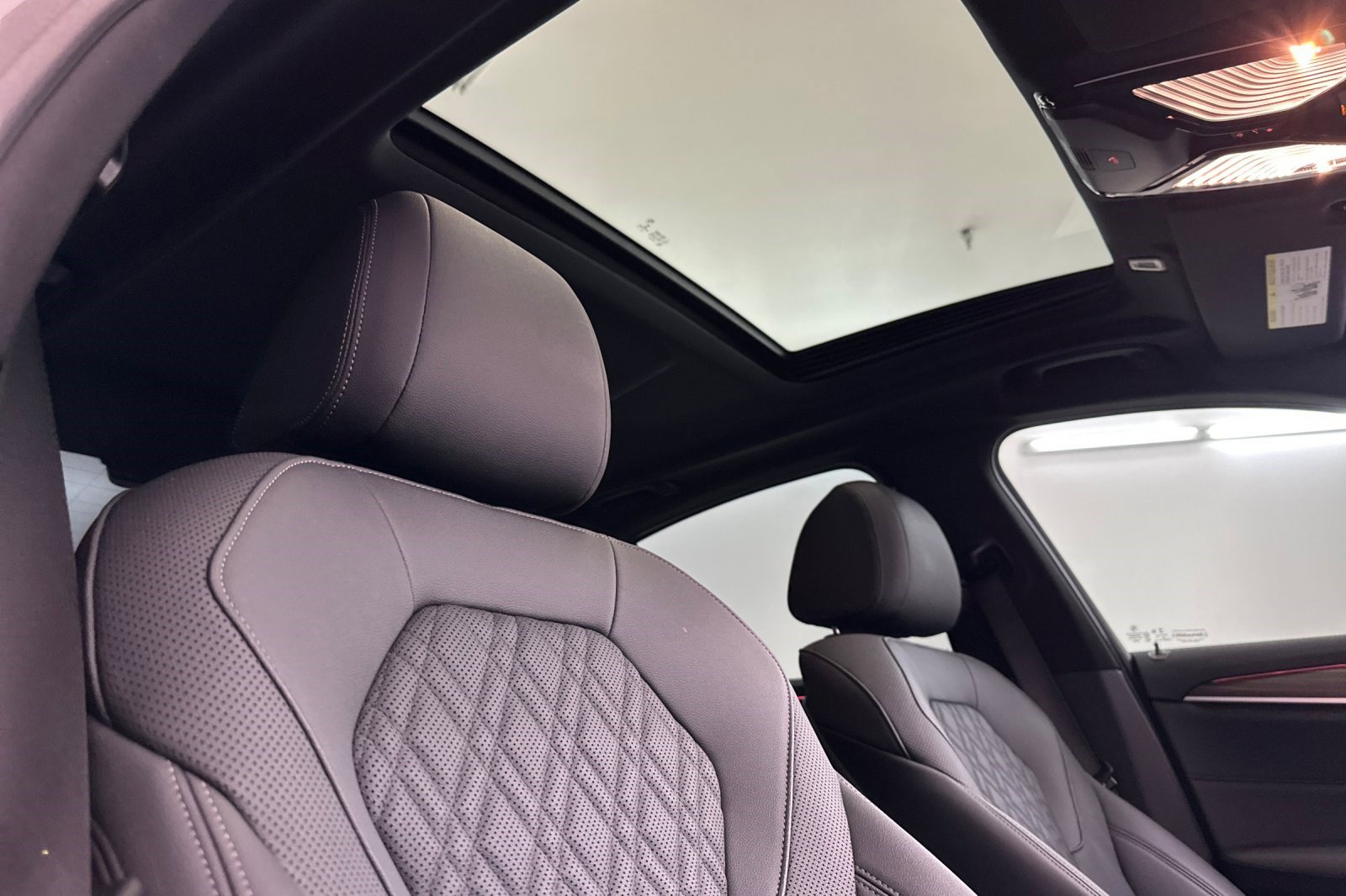 Used 2023 BMW 530i w/ M Sport Package image 25