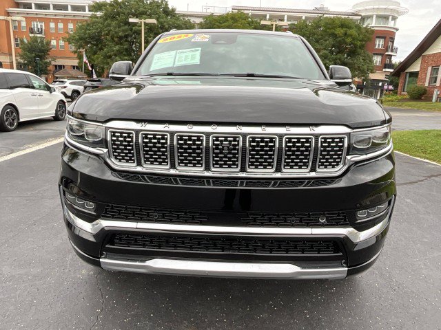Used 2023 Jeep Grand Wagoneer Series III AWD/4WD image 2