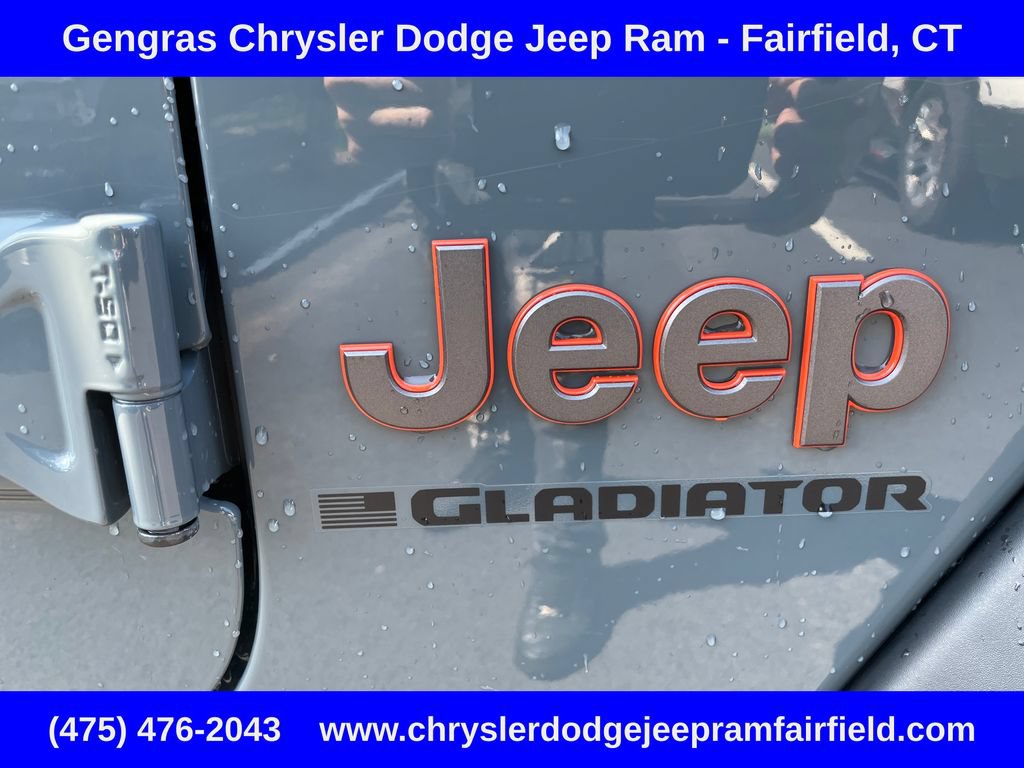 Certified 2025 Jeep Gladiator Mojave w/ Safety Group AWD/4WD image 15