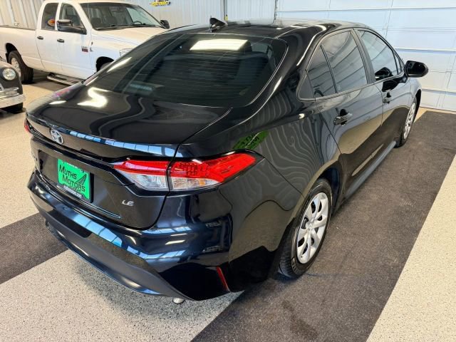 Used 2021 Toyota Corolla LE FWD image 3