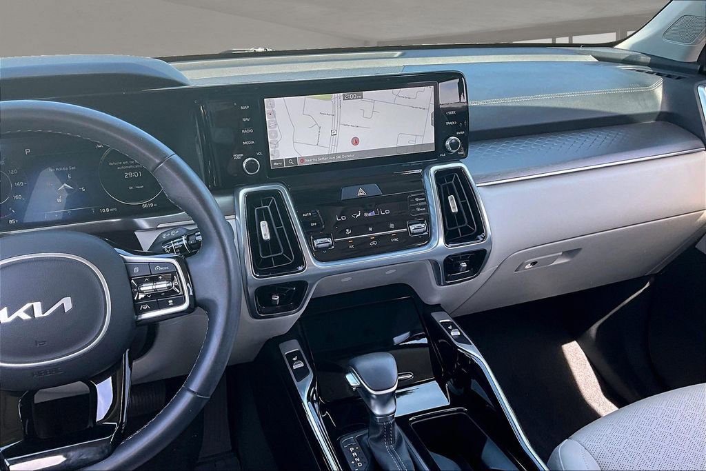 Used 2023 Kia Sorento SX FWD image 9
