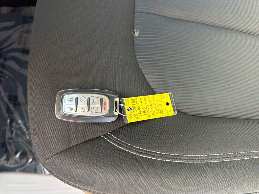Used 2023 Chrysler Voyager LX image 27