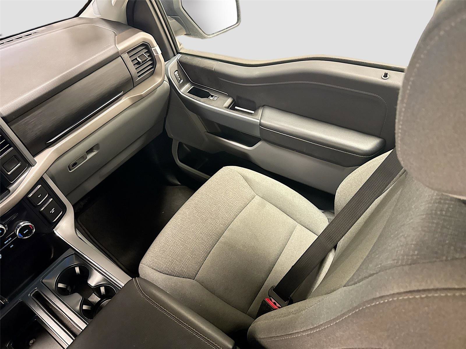 Used 2024 Ford F150 XLT w/ Mobile Office Package image 21