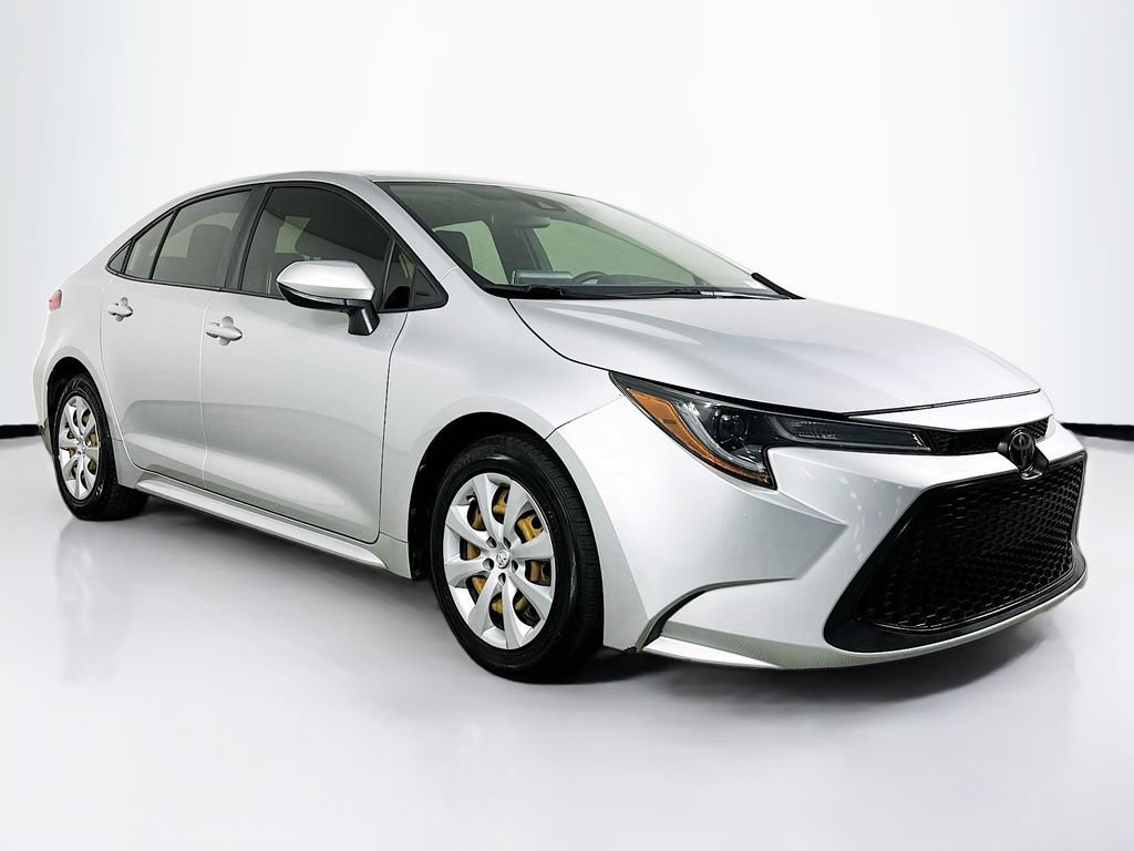 Used 2020 Toyota Corolla LE FWD image 2