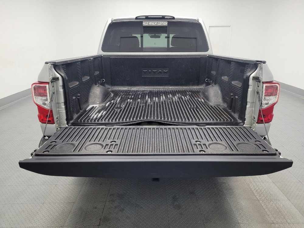 Used 2017 Nissan Titan S image 29